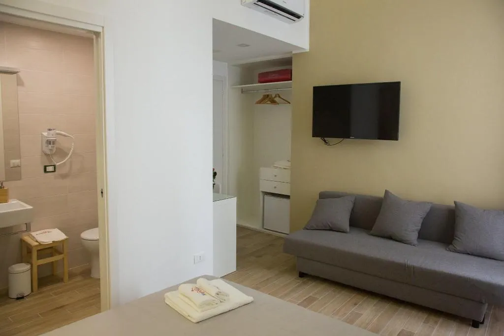 Room, Napolinn B&B, Naples