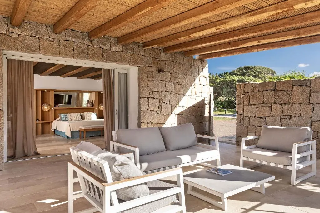 SUITE POOL VIEW Room, Grand Relais dei Nuraghi, Olbia