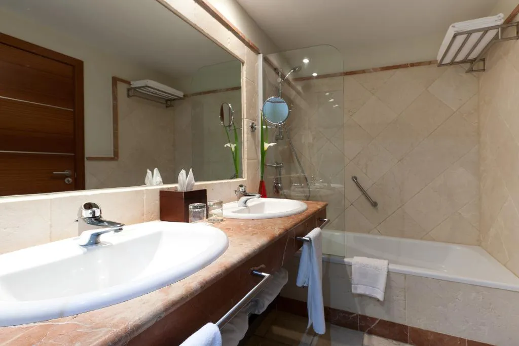 SUITE STANDARD Room, Senator Banus, Costa Del Sol