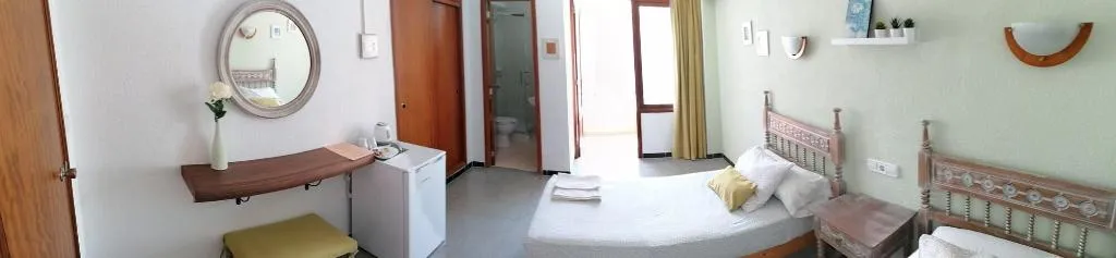 Room, Hostal Saturno, Majorca