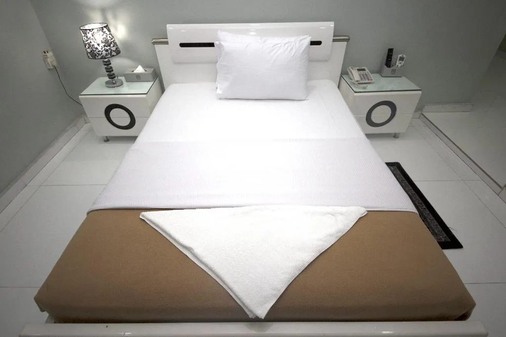 SINGLE STANDARD Room, White Fort Hotel, Dubai