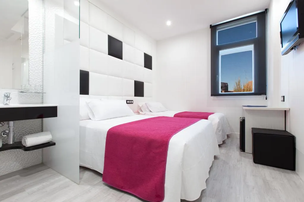 DOUBLE STANDARD Room, Avenida de España, Madrid