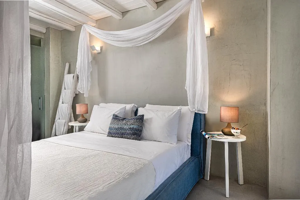 SUITE WITH PRIVATE POOL Room, Mythical Blue Luxury Suites, Santorini