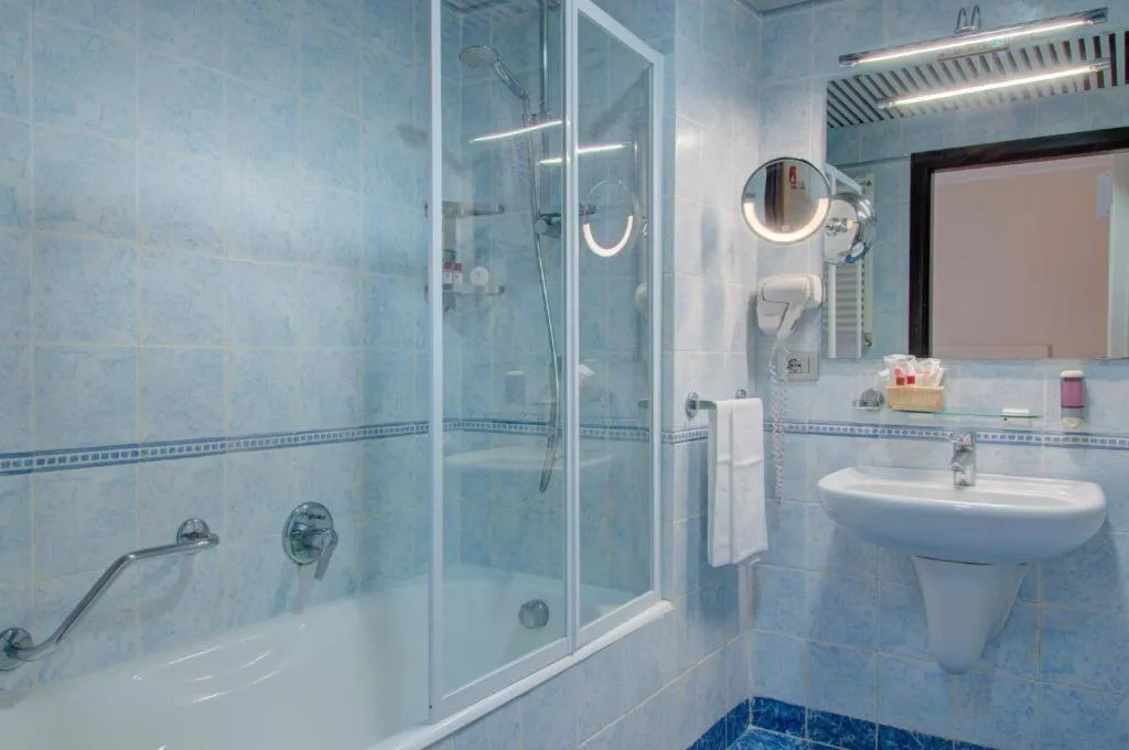 DOUBLE WITH BALCONY Room, Ariston and Palazzo Santa Caterina, Taormina