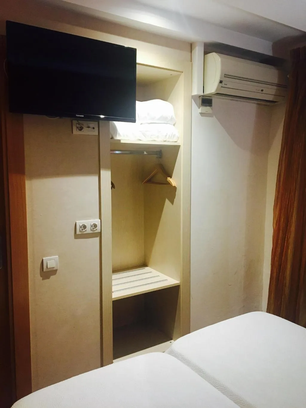 Room, Hostal Fina, Barcelona