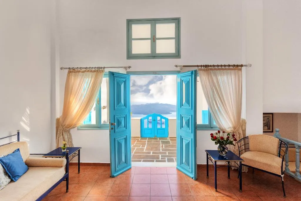 General view, Kastro Suites, Santorini