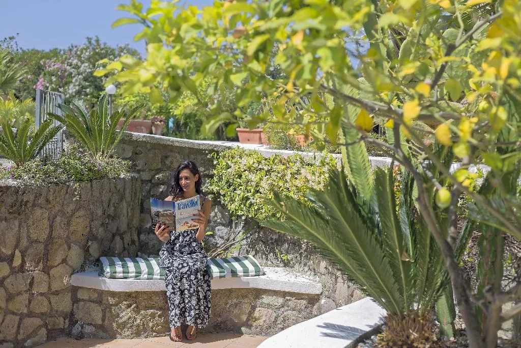 DOUBLE DELUXE WITH TERRACE Room, Punta Imperatore, Naples