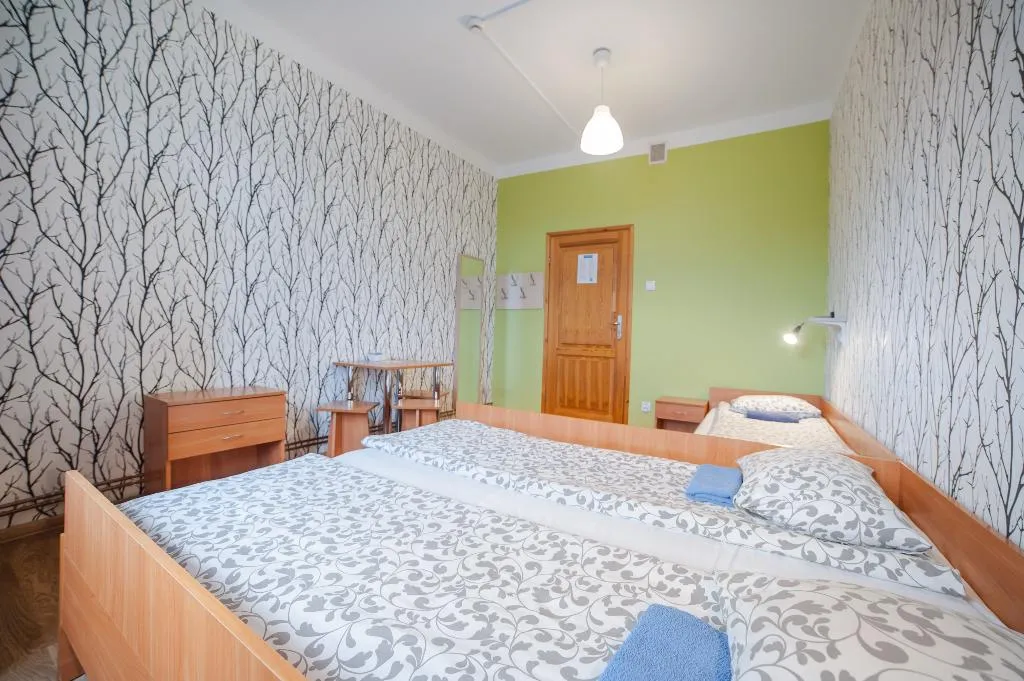 DOUBLE WITH SHARED BATHROOM Room, Hostel Atlantis Kraków, Krakow
