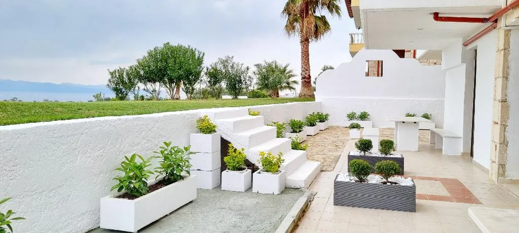 FAMILY ROOM ONE BED Room, Bungalow White Apartments and Suits, Halkidiki