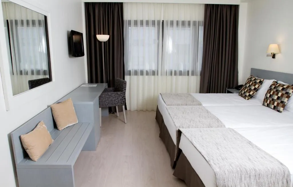 TRIPLE STANDARD Room, Black Tulip, Porto