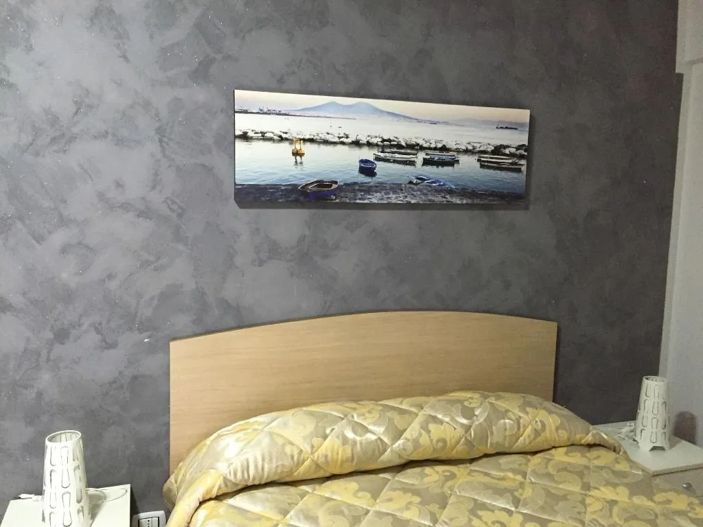 Room, B&B Sirentum, Naples