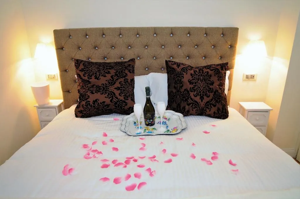 Room, Magia A Trilussa, Rome