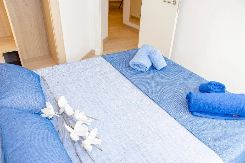 Room, Maribel, Menorca