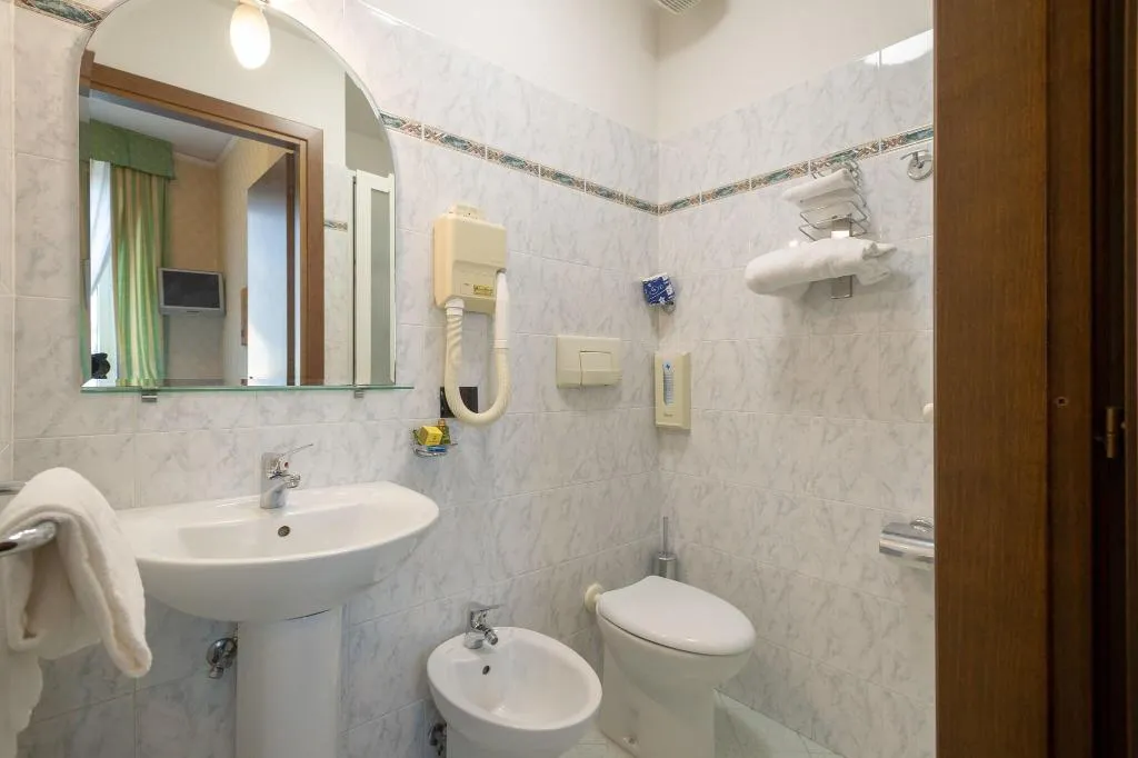 SINGLE CLASSIC Room, Hotel Boccaccio, Florence