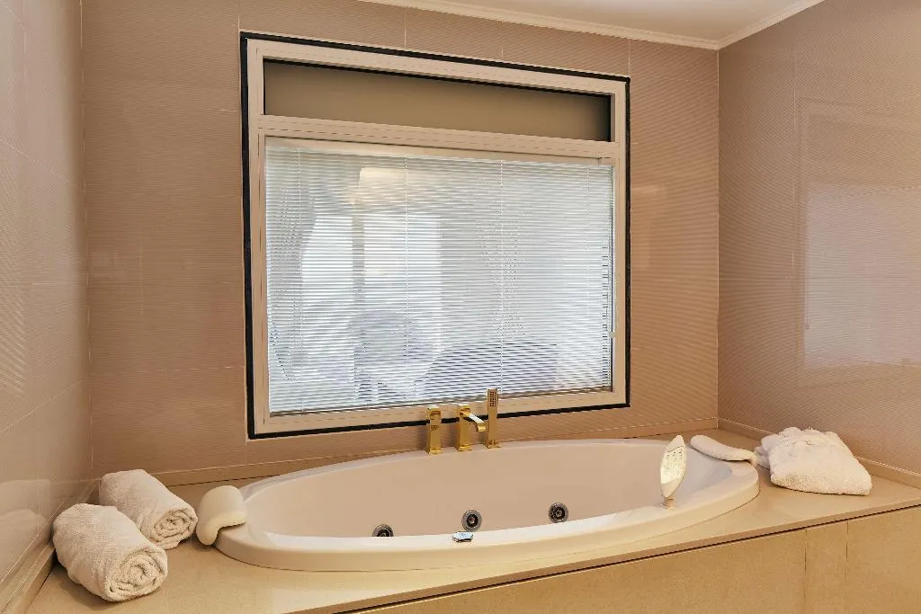 SUITE Presidential Room, DoubleTree By Hilton Izmir Alsancak, Izmir