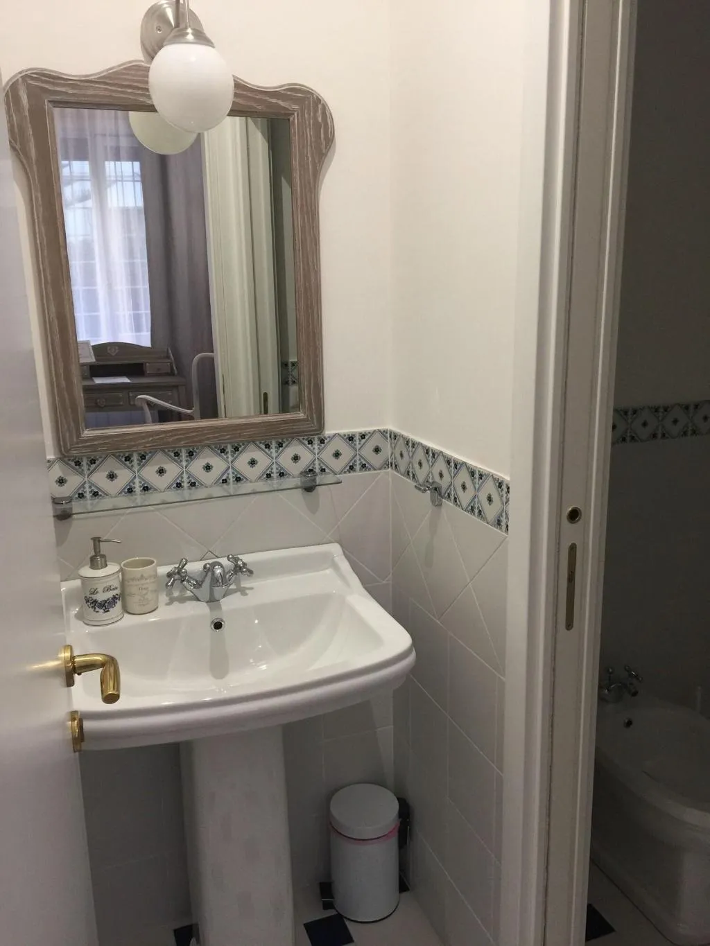 Room, La Piazzetta Delle Regine, Rome