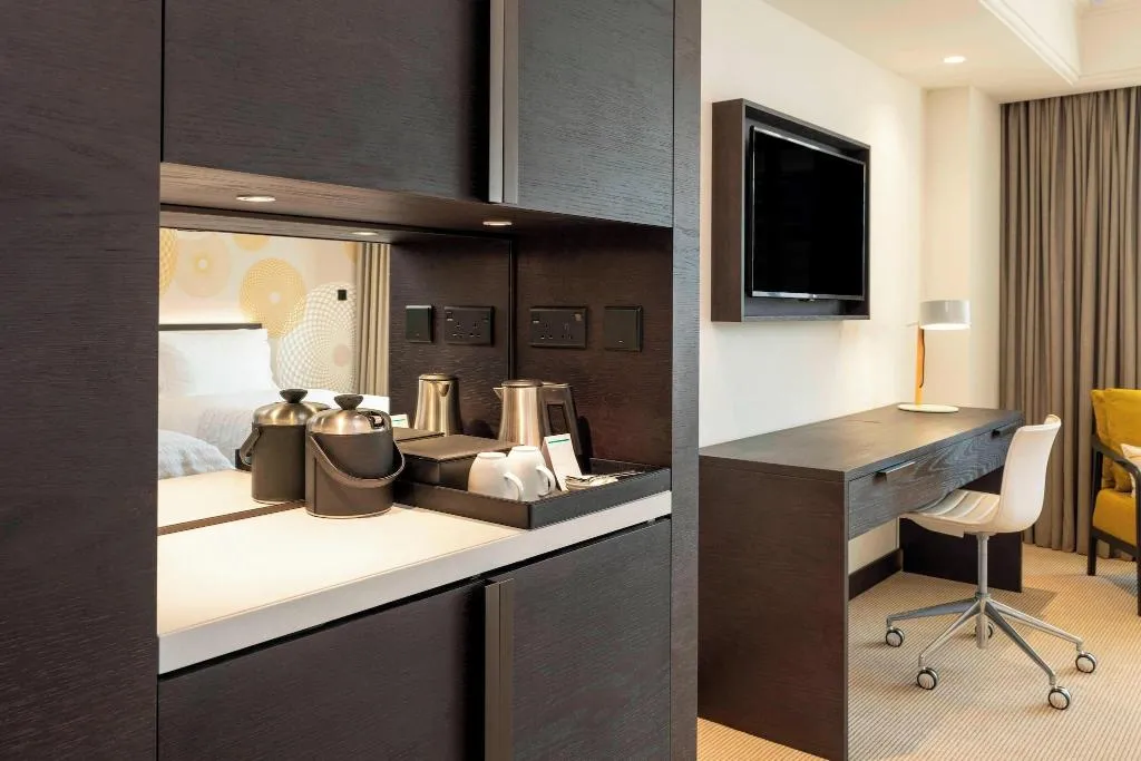 DOUBLE DELUXE KING BED Room, Le Royal Meridien Beach Resort and Spa, Dubai
