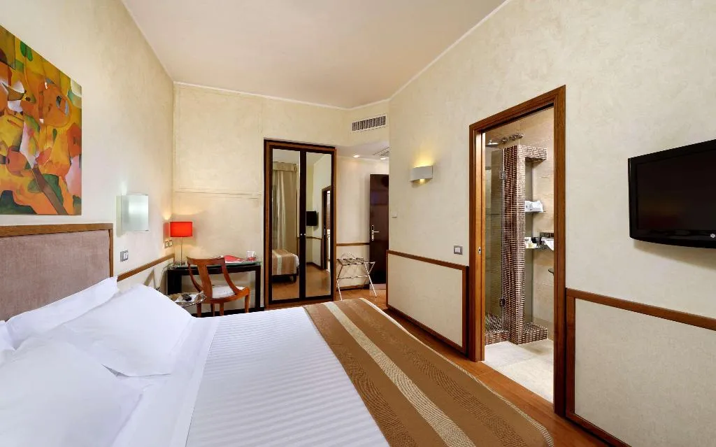TRIPLE COMFORT Room, Best Western Hotel Piccadilly, Naples