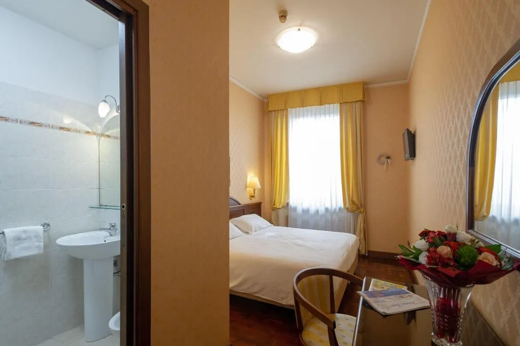 DOUBLE CLASSIC Room, Hotel Boccaccio, Florence