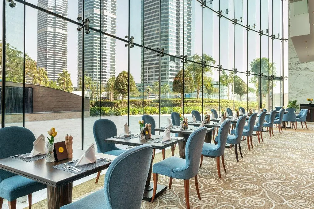 Restaurant, voco Bonnington Dubai, Dubai