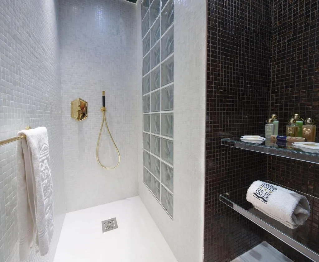 Sports and Entertainment, Hotel Cavallino Bianco, Venice