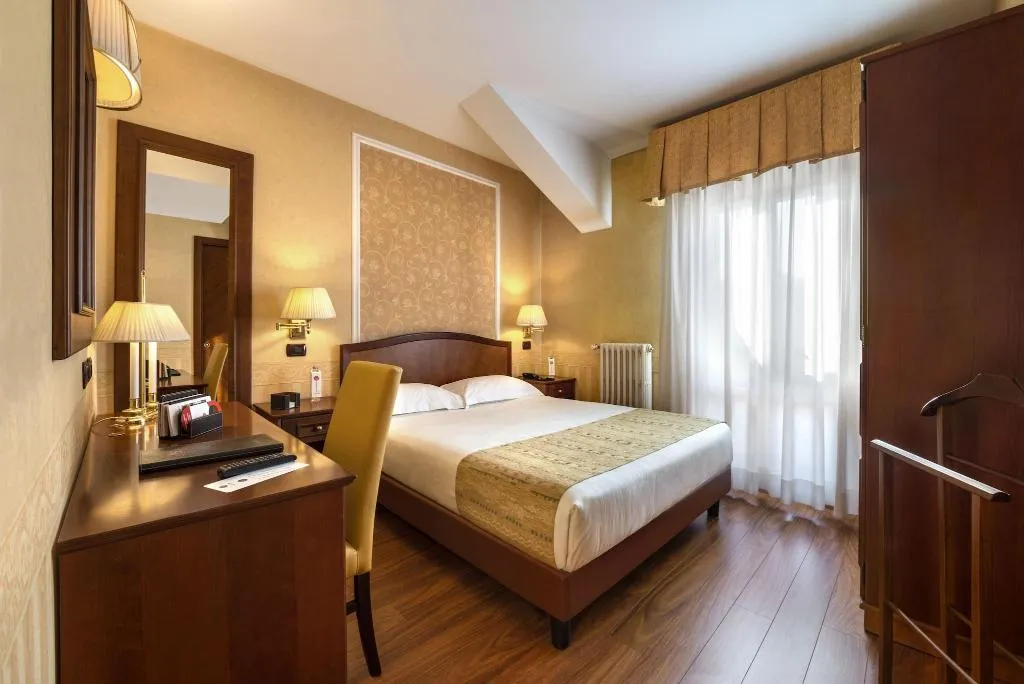 DOUBLE ONE BED Room, Lancaster Hotel, Milan