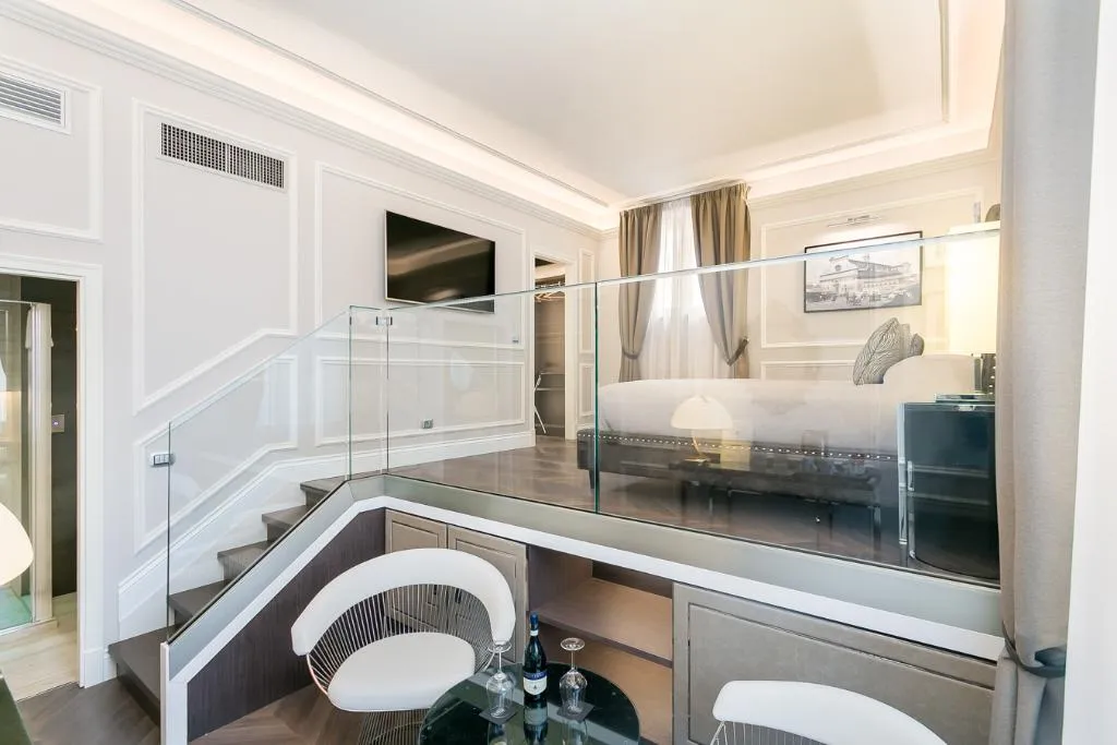DOUBLE DELUXE Room, Palazzo Alfieri, Florence