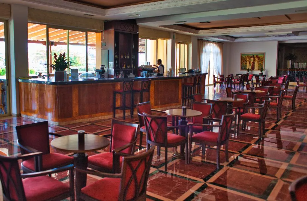 Bar, Pilot Beach Resort, Crete