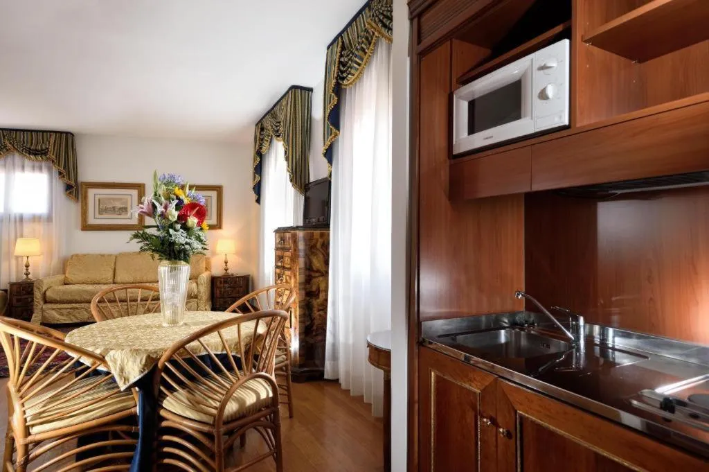 SUITE SUPERIOR Room, San Marco Palace, Venice