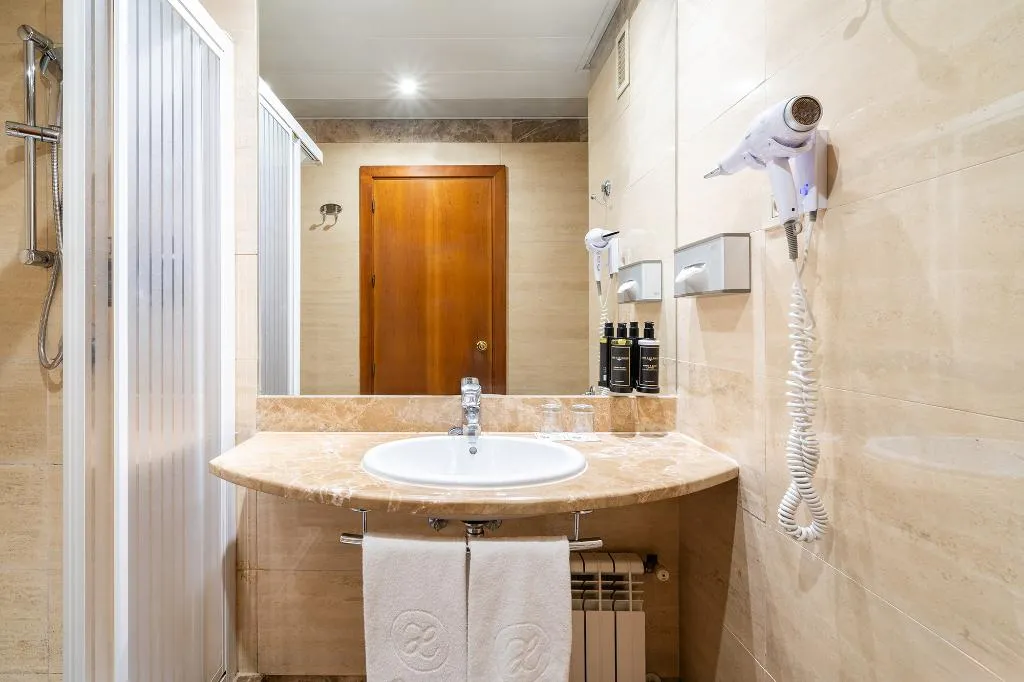 Double or Twin STANDARD Room, Exe Pozuelo, Madrid