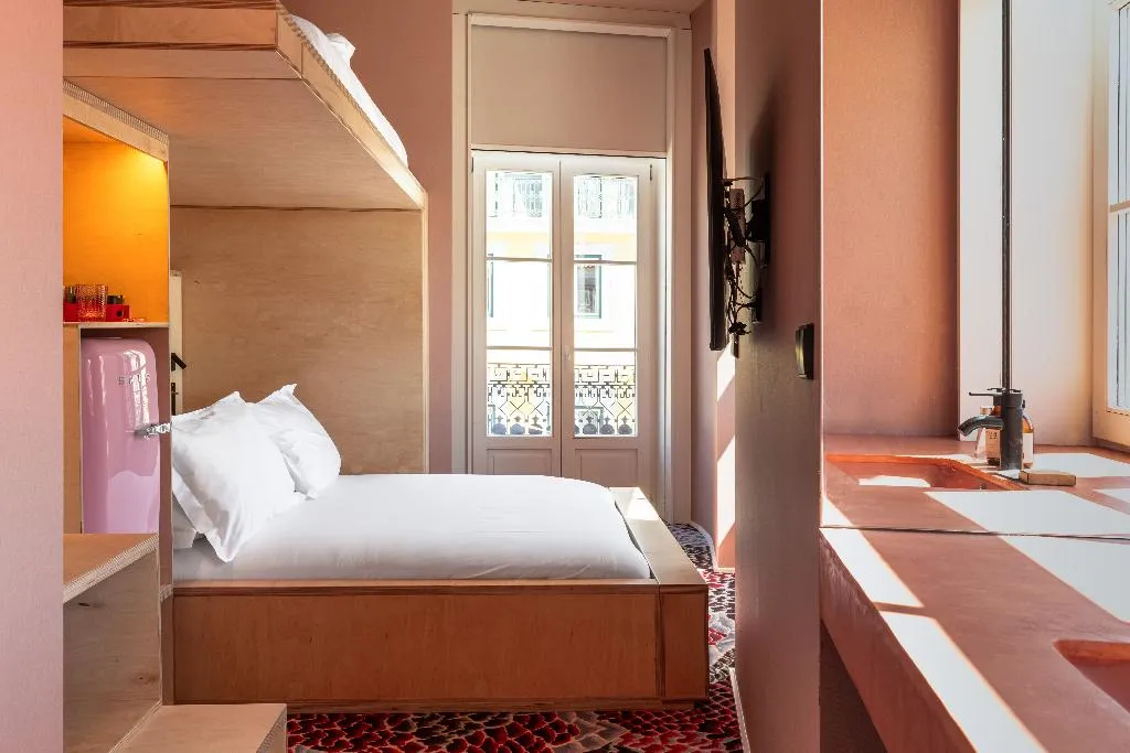 TRIPLE SUPERIOR Room, Independente Bica, Lisbon