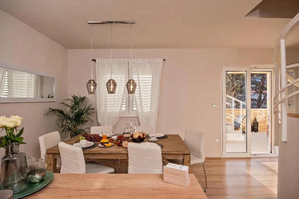 VILLA FOUR BEDROOMS Room, Villa Le Lu, Split