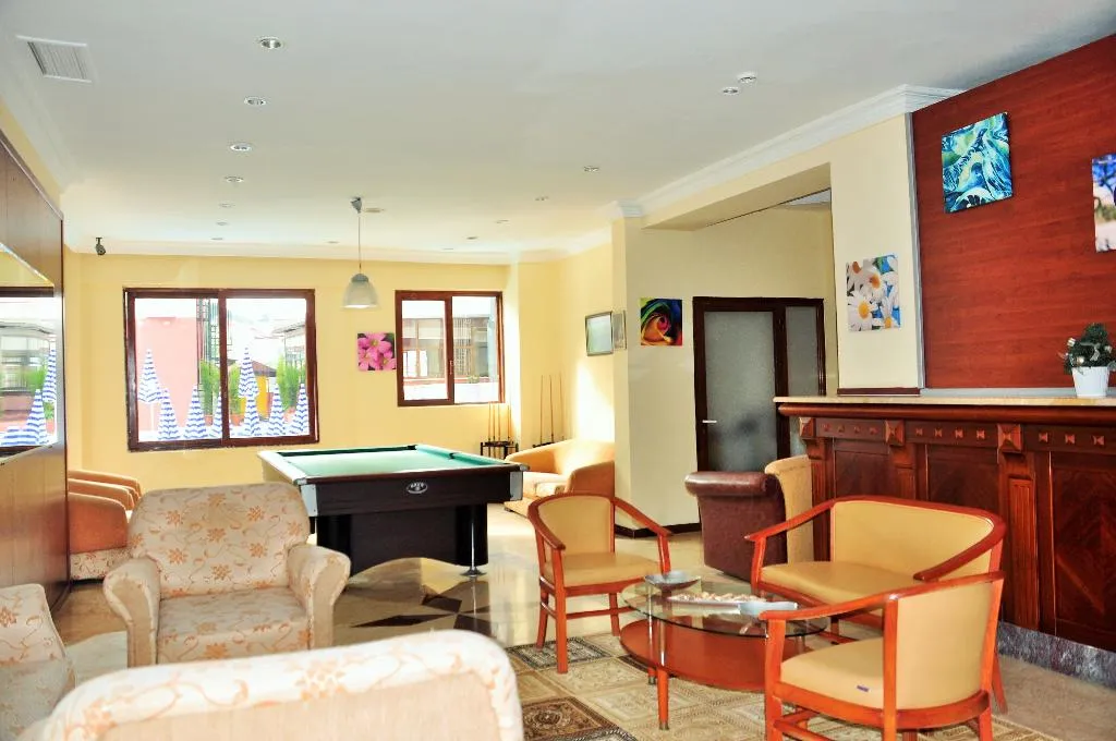 Lobby, Seren Sari, Dalaman