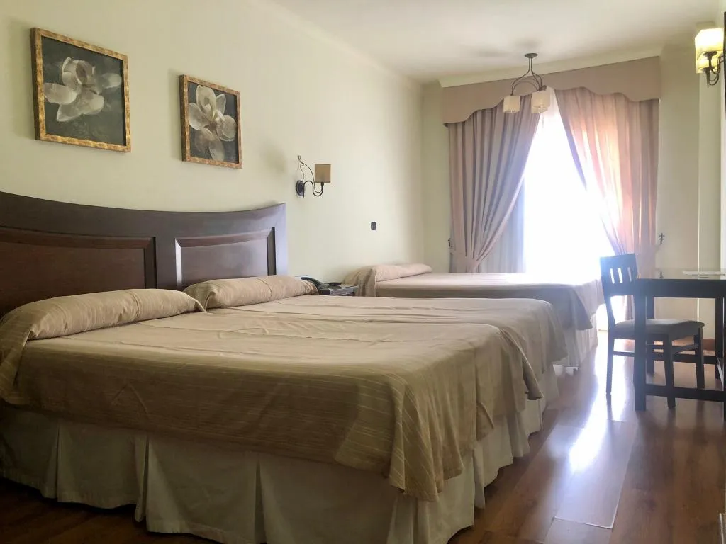 TRIPLE STANDARD Room, Los Dolmenes, Andalucia