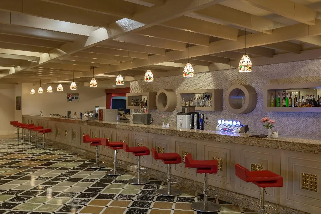 Bar, Royal Alhambra Palace, Antalya