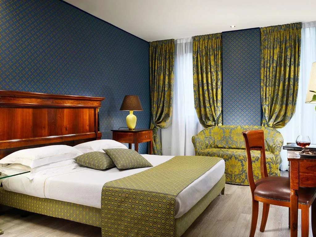 TRIPLE EXECUTIVE Room, Pierre Milano Hotel, Milan