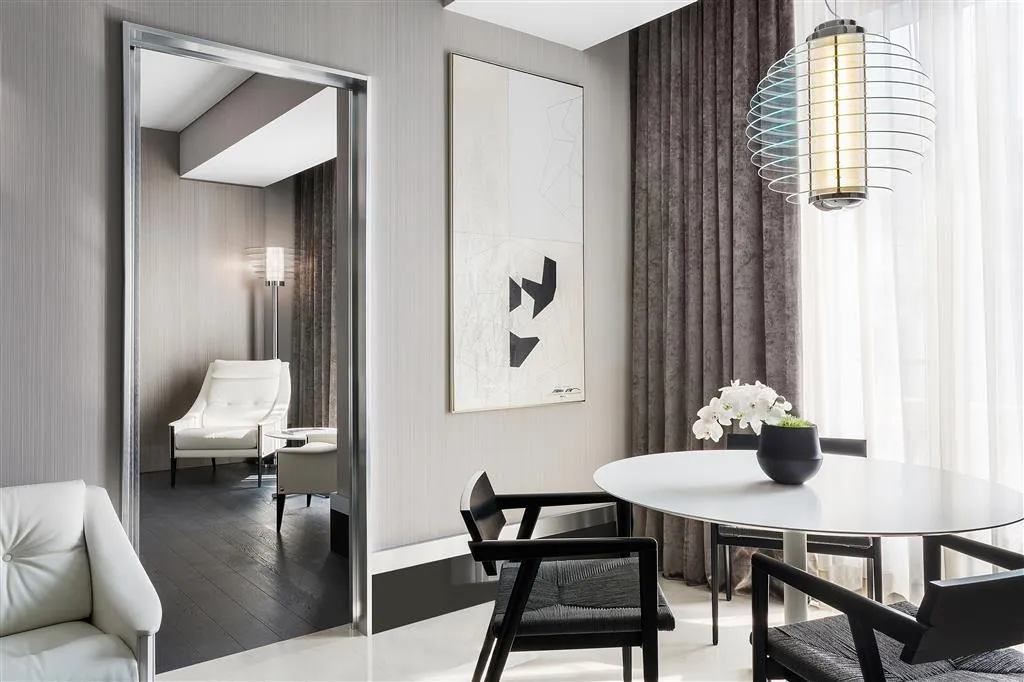 Room, Excelsior Hotel Gallia, a Luxury Collection Hotel, Milan