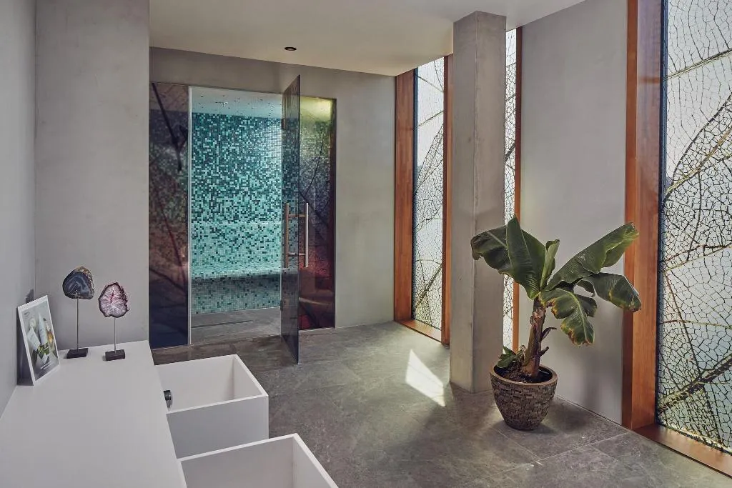 Sports and Entertainment, Hotel Jakarta Amsterdam, Amsterdam