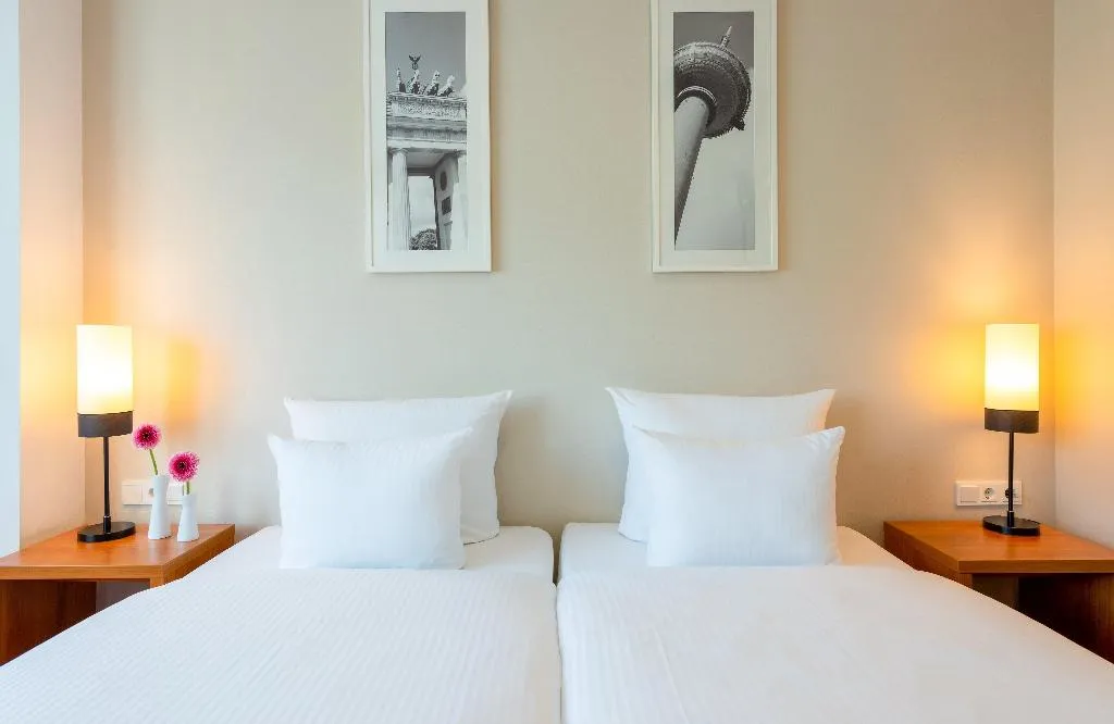 DOUBLE SUPERIOR Room, Leonardo Hotel Berlin KU’DAMM, Berlin