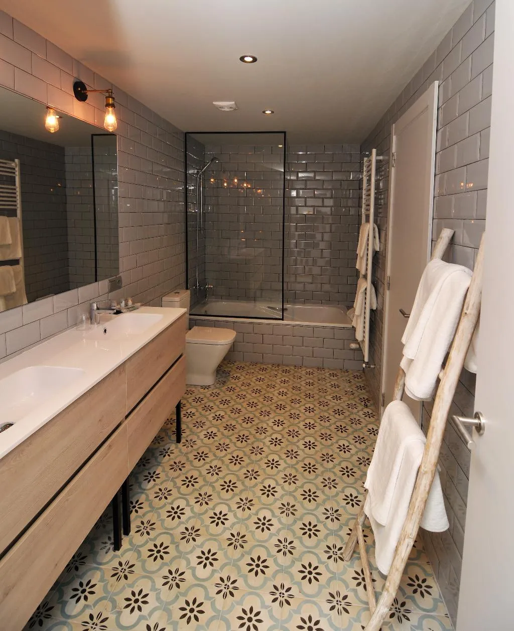 QUADRUPLE STANDARD Room, Cims de Camprodon, Barcelona