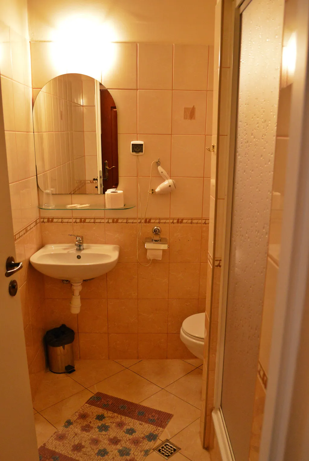 Room, Monika, Krakow
