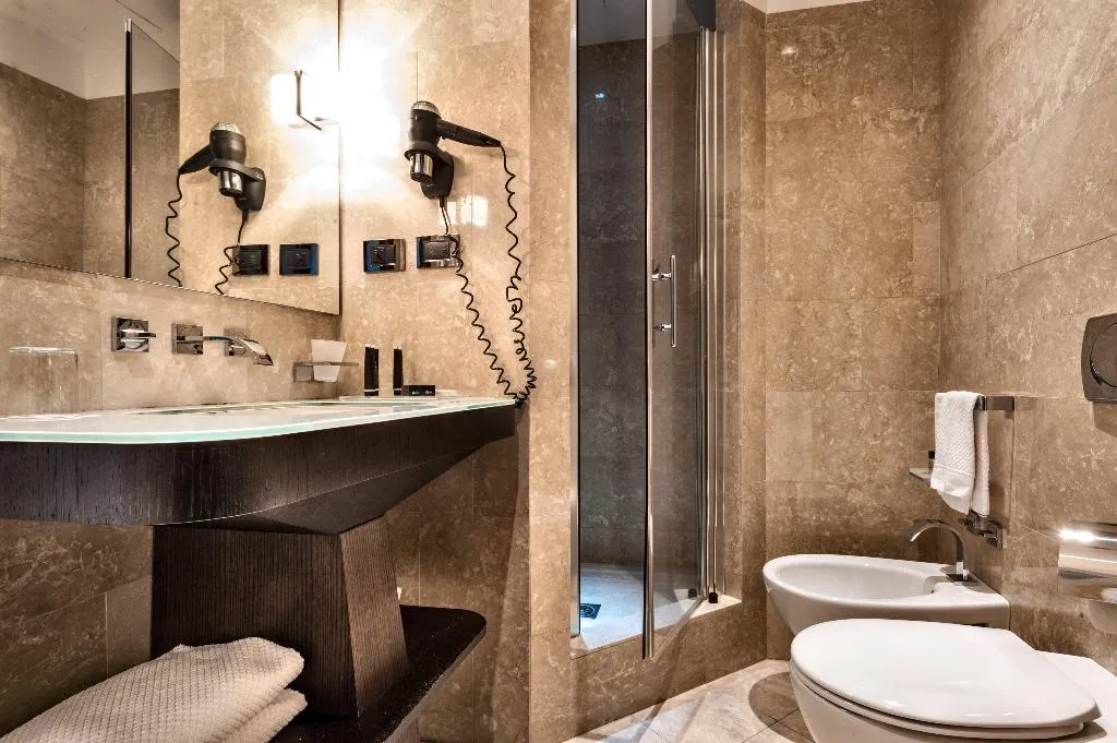 Room STANDARD Room, Crowne Plaza Milan City, Milan