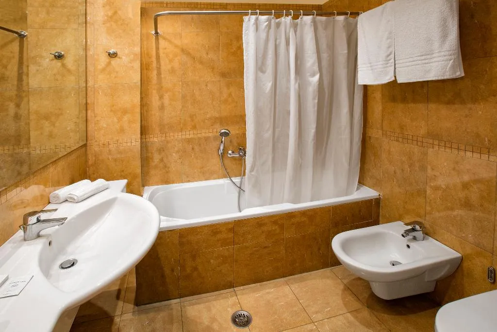 QUADRUPLE STANDARD Room, Yachting Palace, Taormina