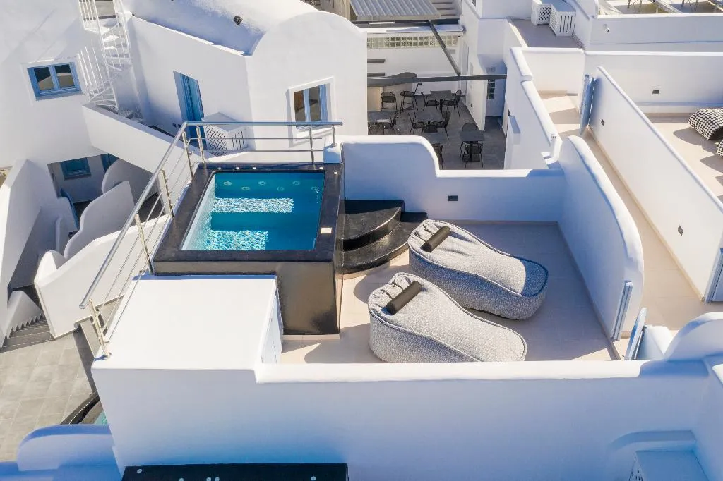 SUITE WITH JACUZZI Room, Sole D'Oro Luxury Suites, Santorini