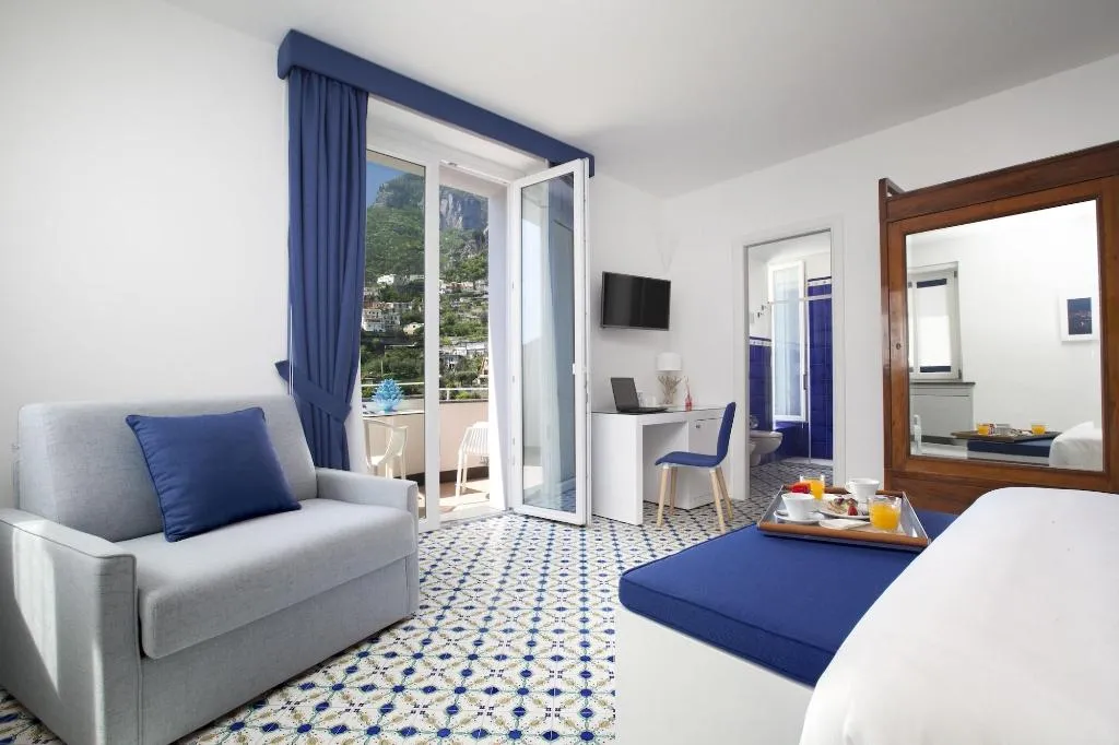 Room, Il Moro Di Positano, Naples