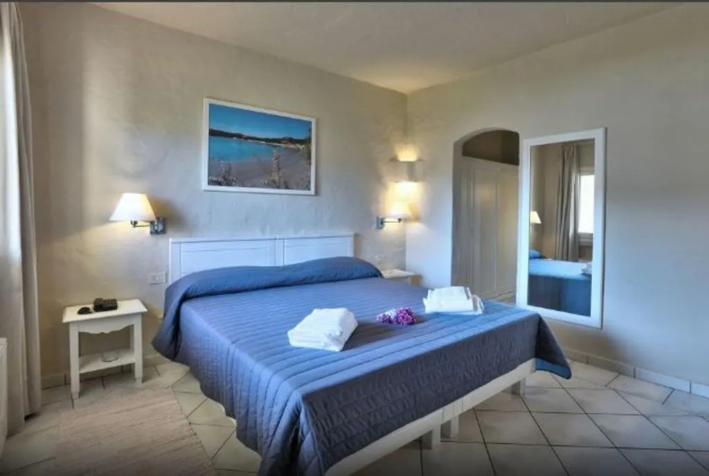 Room, Nibaru, Olbia