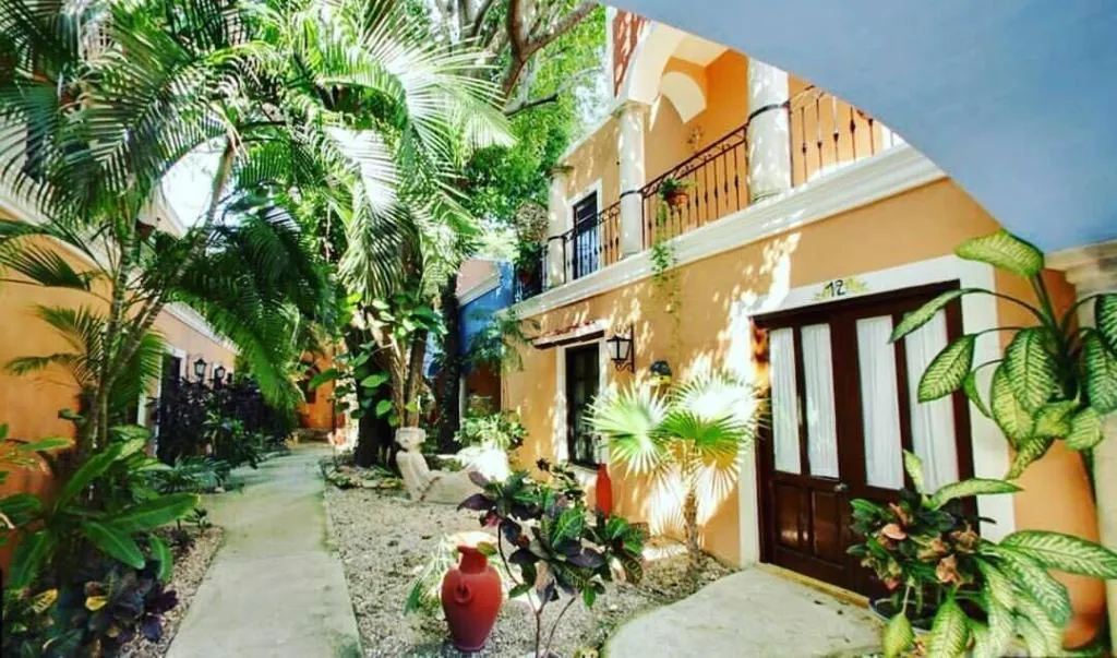 Sports and Entertainment, Casa de las Flores, Playa Del Carmen