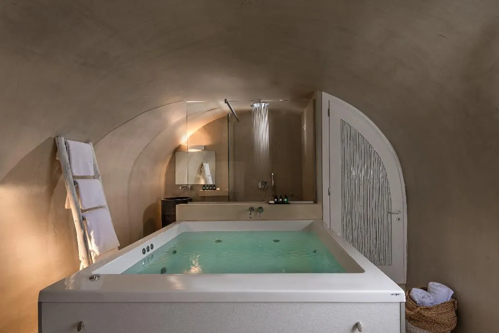 SUITE WITH PRIVATE POOL Room, Mythical Blue Luxury Suites, Santorini