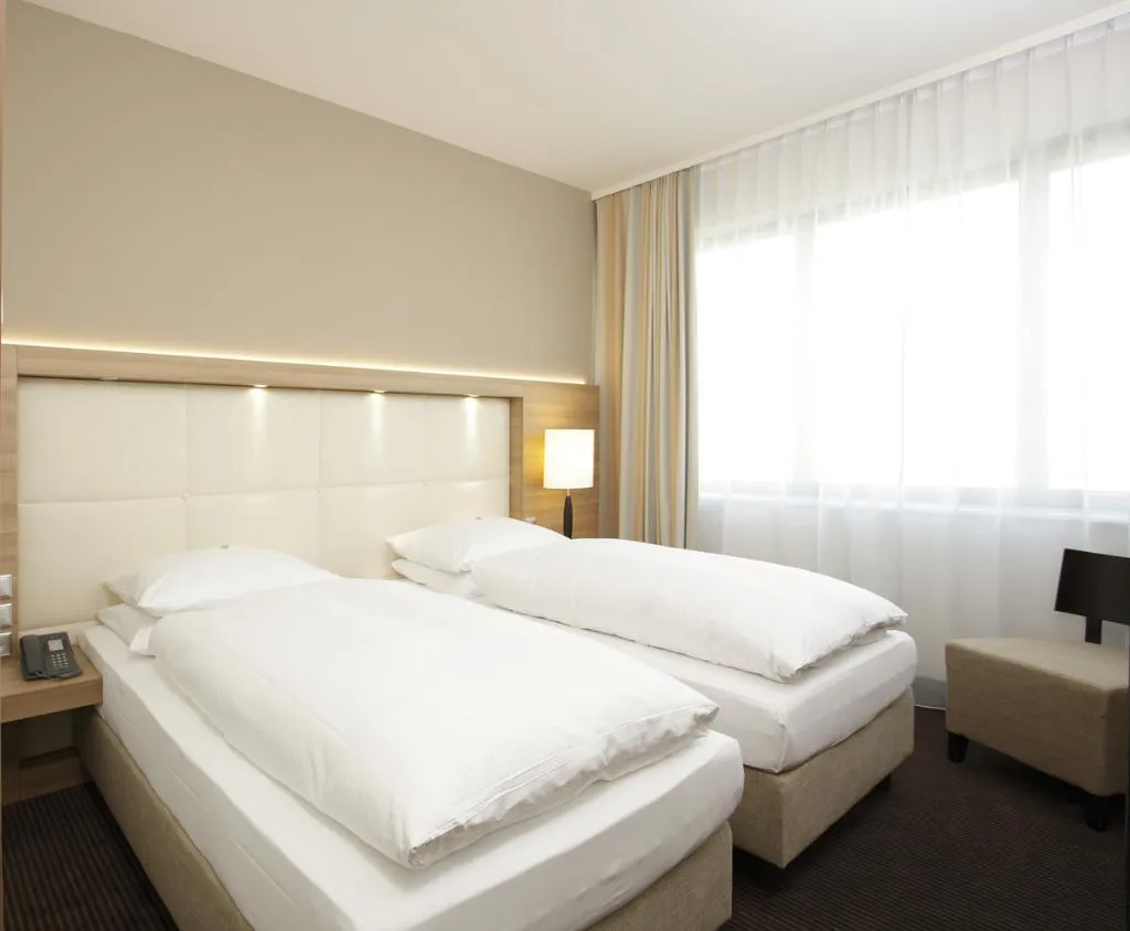 Double or Twin COMFORT Room, H4 Hotel Berlin Alexanderplatz, Berlin