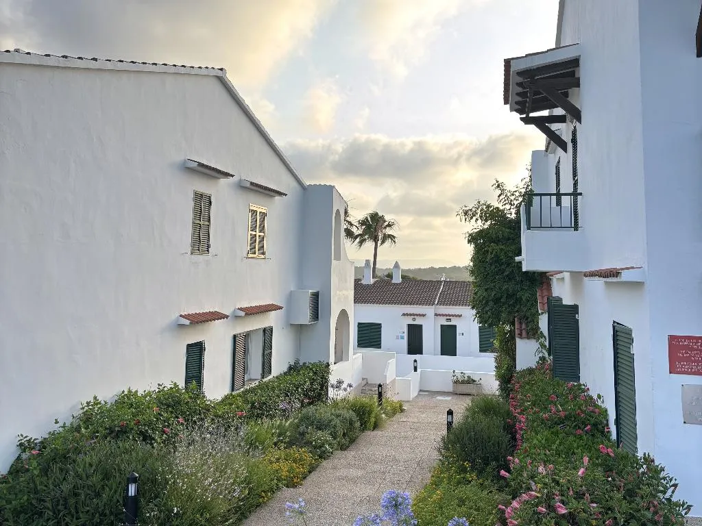 Terrace, Apartamentos Posidonia, Menorca